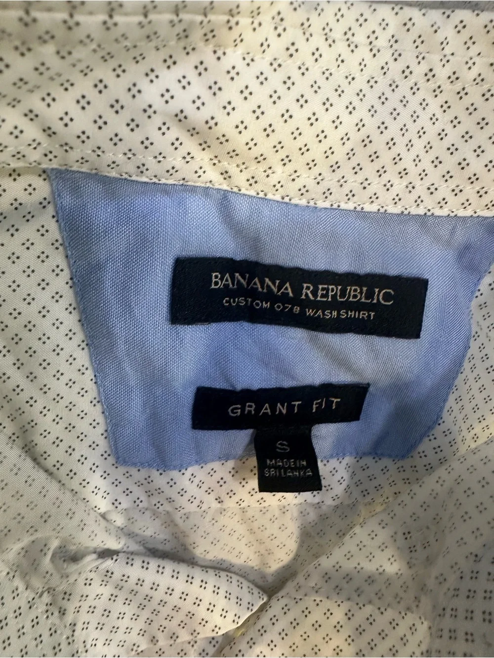 Banana Republic Men's White Micro-Pattern Button-Down Shirt